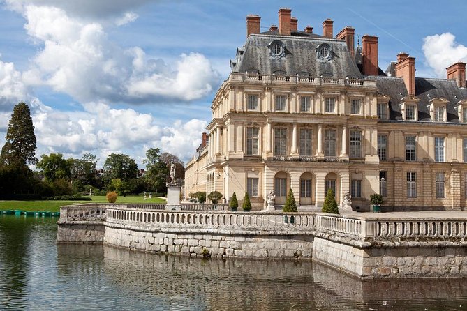 From Paris: Château De Fontainebleau And Vaux-Le-Vicomte