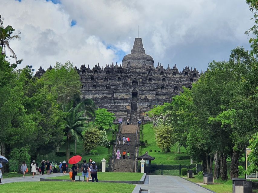 From Yogyakarta: Kedung Kayang Waterfall & Borobudur Sunset - Key Points