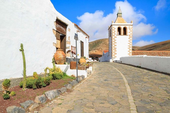 Fuerteventura Villages Caves and Farm Tour With Lunch From North - Key Points