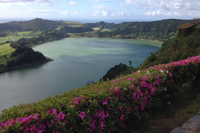 Full-Day Furnas Tour: Lake, Fumaroles and Thermal Pools 4x4 - Key Points