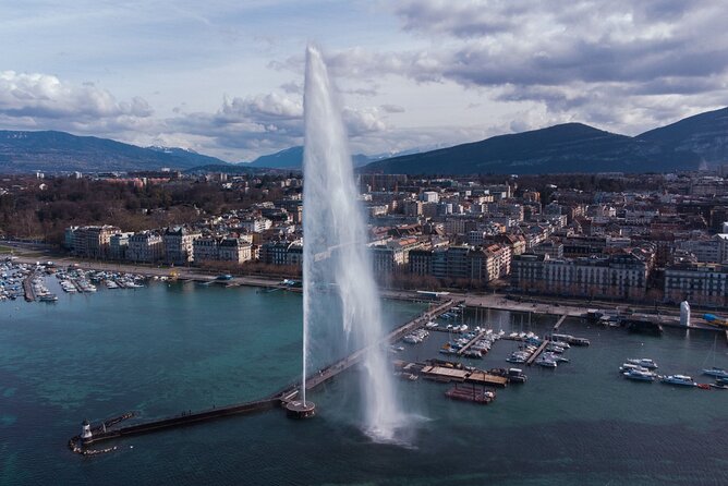 Geneva : Private Custom Walking Tour With a Local Guide - Key Points