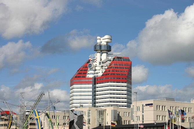 Gothenburg City Tour by Traditional Tram - Key Points