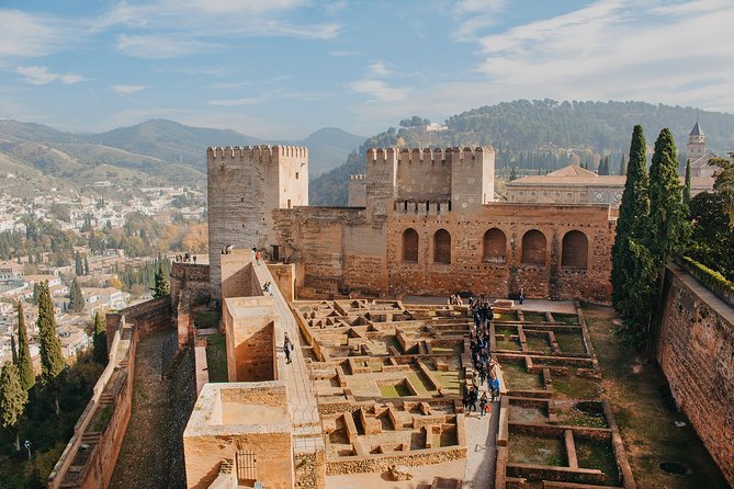 Granada: Alhambra & Generalife Ticket With Audio Guide - Ticket Inclusions