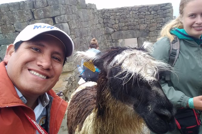 Group Tour in Machupicchu From Aguas Calientes. - Key Points