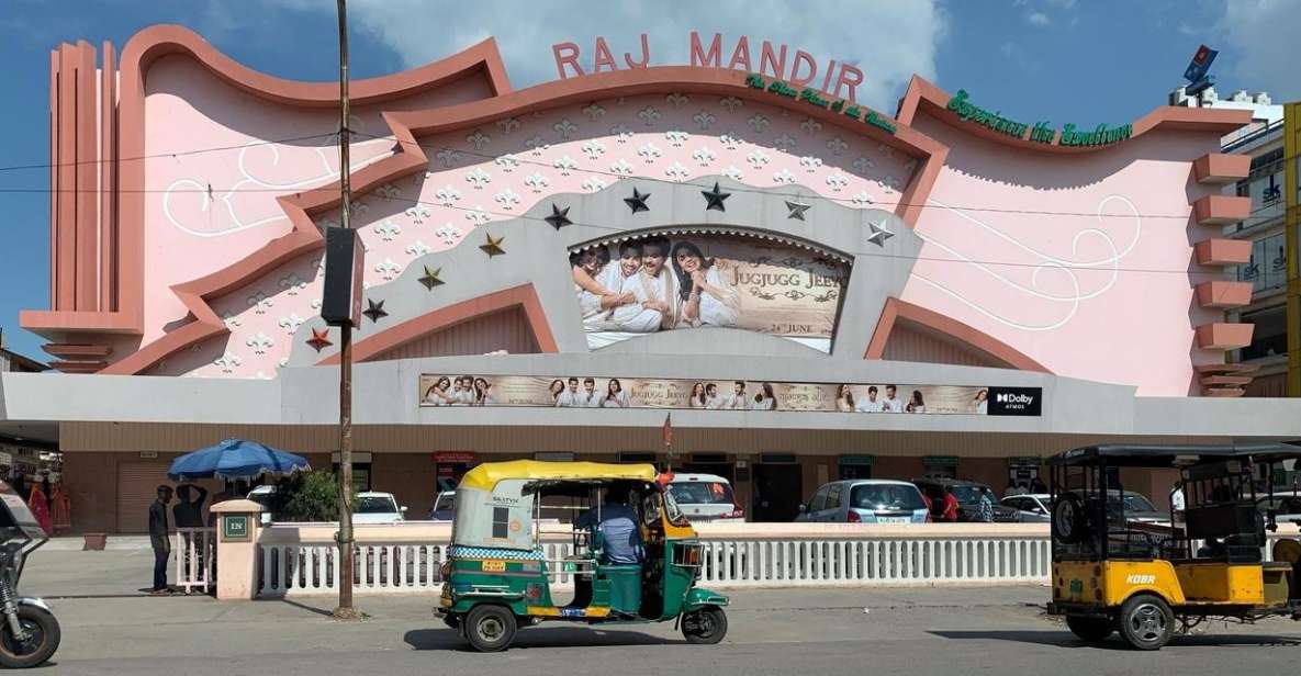 Guided Movie Theatre Tour : RAJMANDIR CINEMA (Pride Of Asia) - Key Points