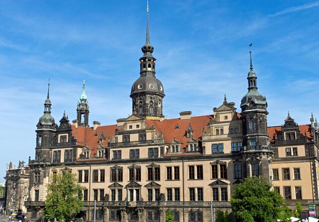 Guided Tour of the Castle With an Introduction to Architecture and the Dresden Stable Yard - Key Points