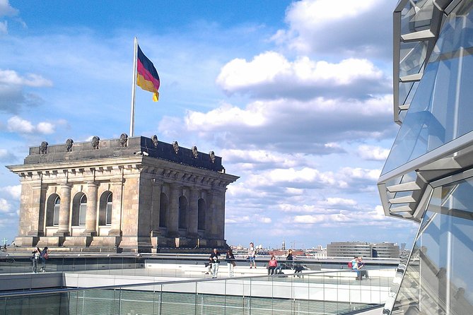 Guided Tour of the Government District to the Reichstag - Key Points