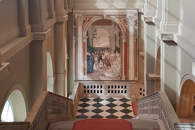 Guided Tour of the Picture Gallery With a View of the Zwinger - Key Points