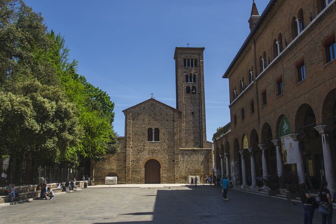Guided Walking Tour to Dantes Last Refuge in Ravenna - Key Points
