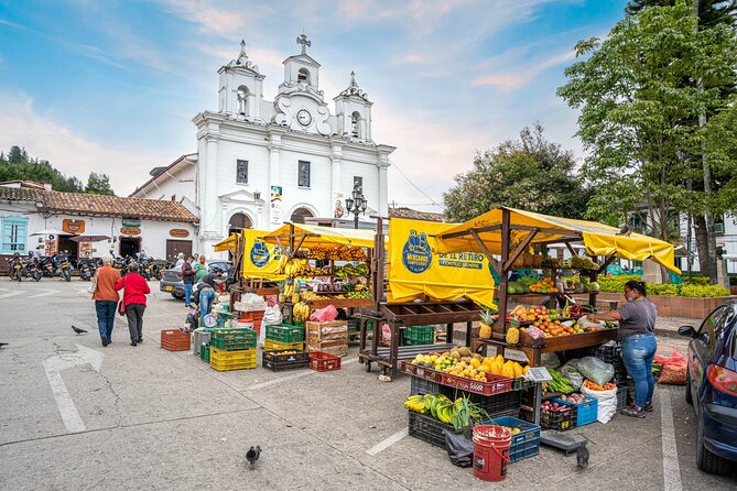 Half-Day at Beautiful Town of El Retiro & Tekendamita Waterfall! - Key Points