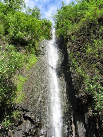 Half-Day Guided Hike to Afareaitu Waterfall - Key Points