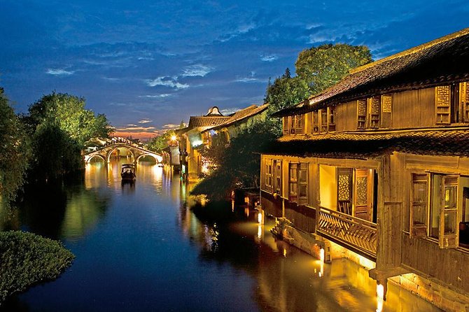 Hangzhou Private Tour to Wuzhen and Xitang Water Town With Dinner and Boat Ride