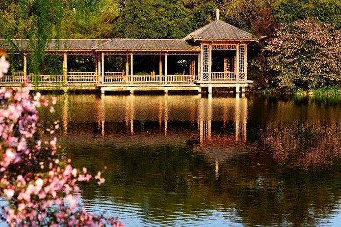 Hangzhou West Lake Walking Day Tour - Key Points