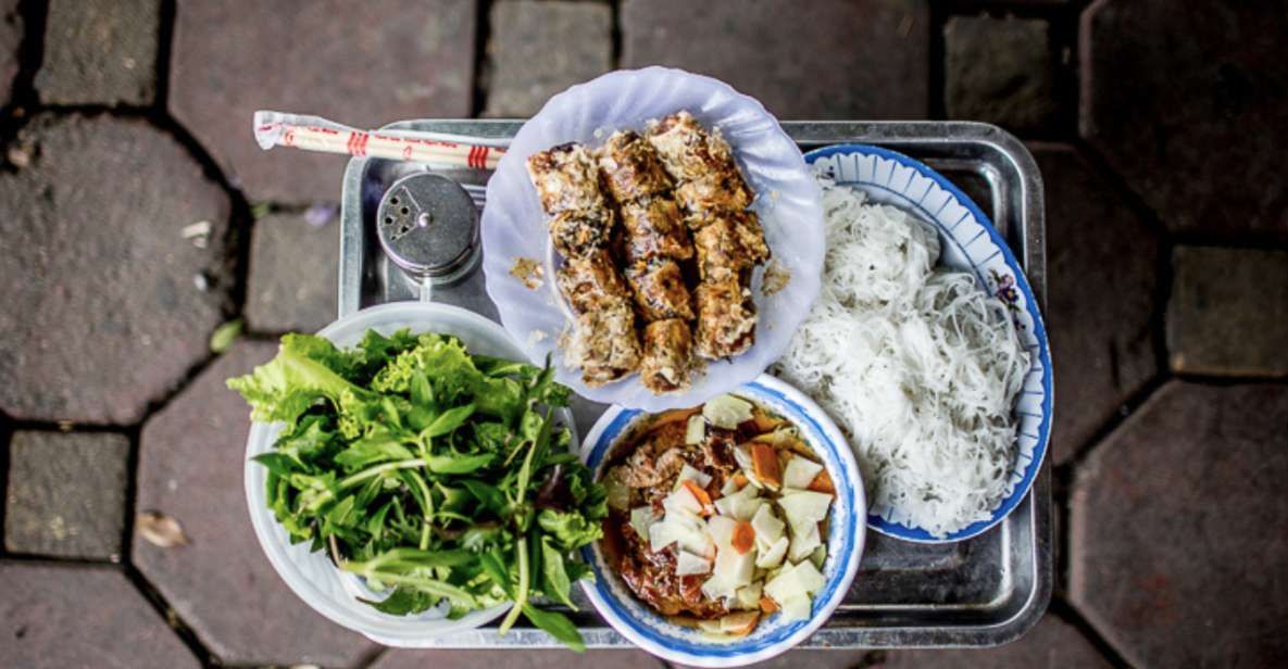 Hanoi: 7 Tasting Street Food Walking Tour and Train Street - Key Points