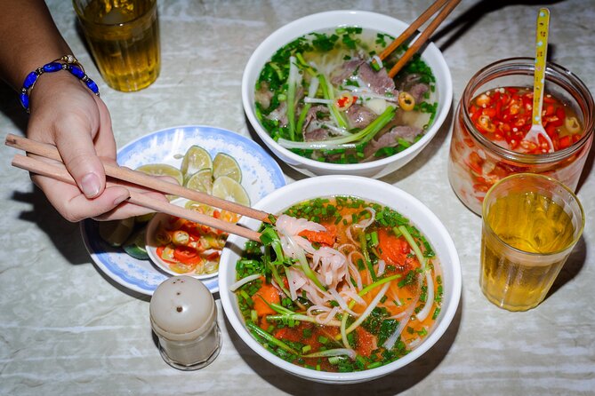 Hanoi Dawn Private Food Tour With 10 Tastings - Key Points