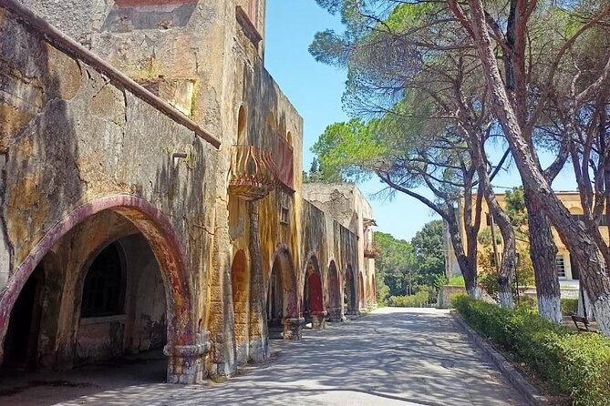 Hiking in the Forest & Stunning Italian Ghost Town of Rhodes! - Key Points