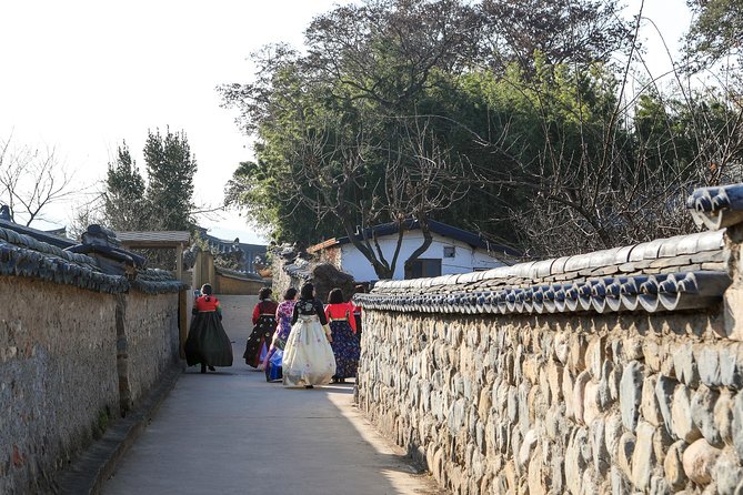 Historic and Natural Beauty- Gyeongju Autumn Foliage Day Tour - Key Points