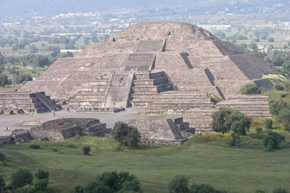 Historical Downtown & Teotihuacan Pyramids Mezcal Tasting - Key Points