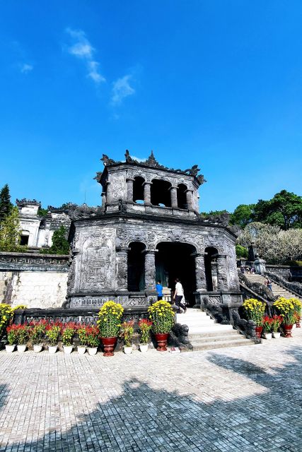 Hue Citadel Exploring With Royal Lunch Private Tour - Key Points