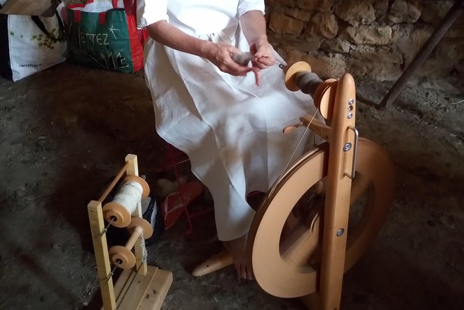 Introduction to Spinning Local Wool on a Traditional Spinning Wheel - Key Points