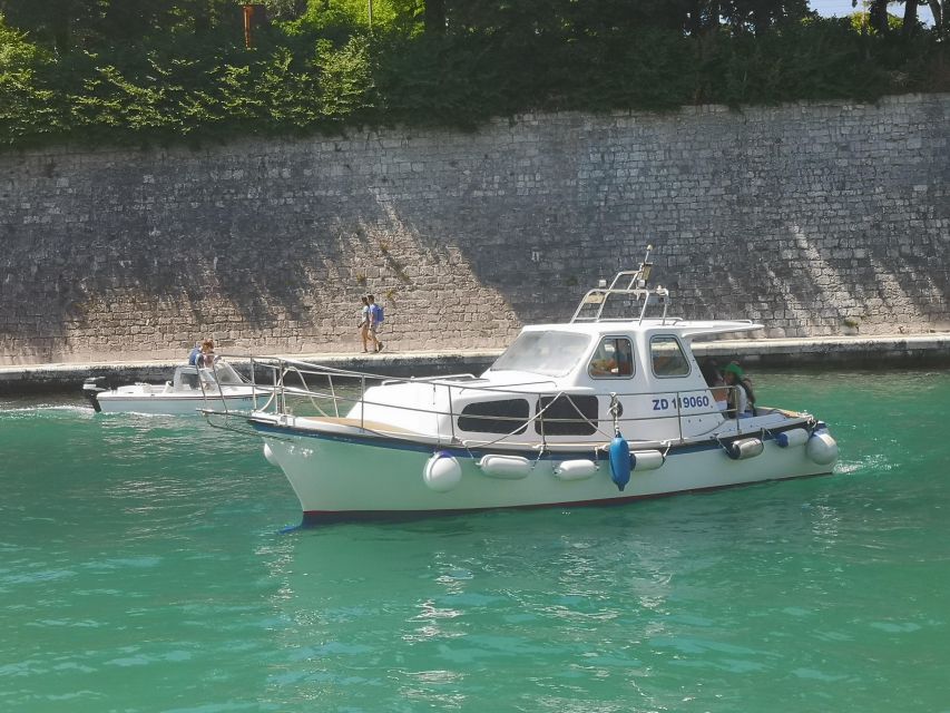 Island Hopping Half Day Boat Tour With Snorkeling - Key Points