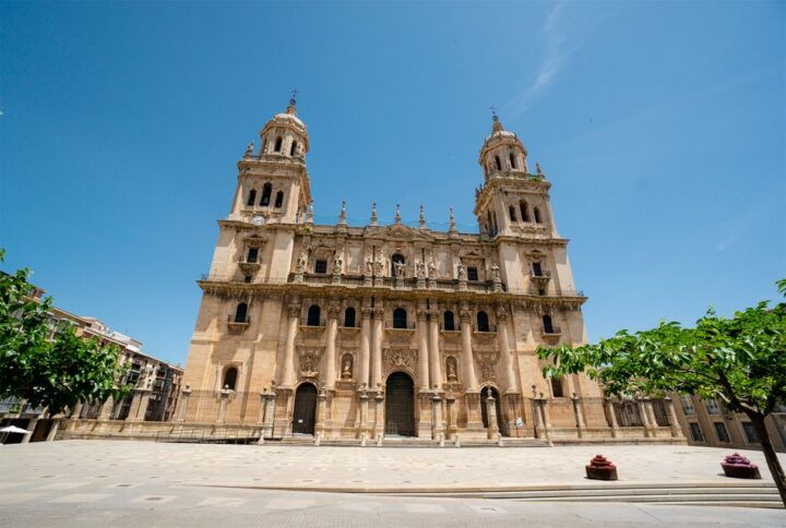 Jaén: 3-Hour Tour, Cathedral, Jewish Quarter and Arab Baths - Key Points