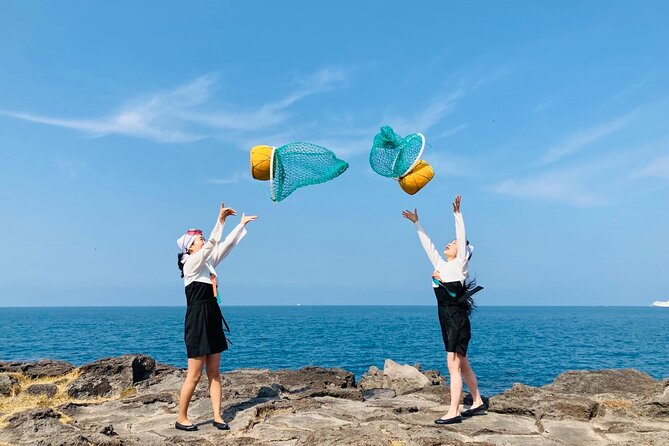 [Jeju] Private Photoshoot With Traditional Pearl Diver Haenyeo Costume - Key Points