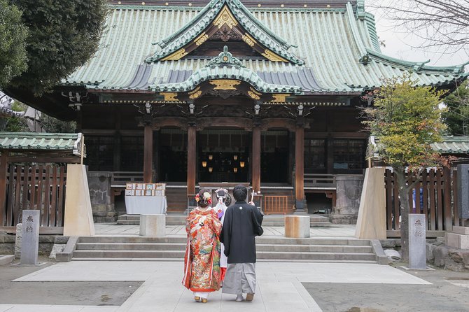 Kimono Wedding Photo Shot in Shrine Ceremony and Garden - Key Points