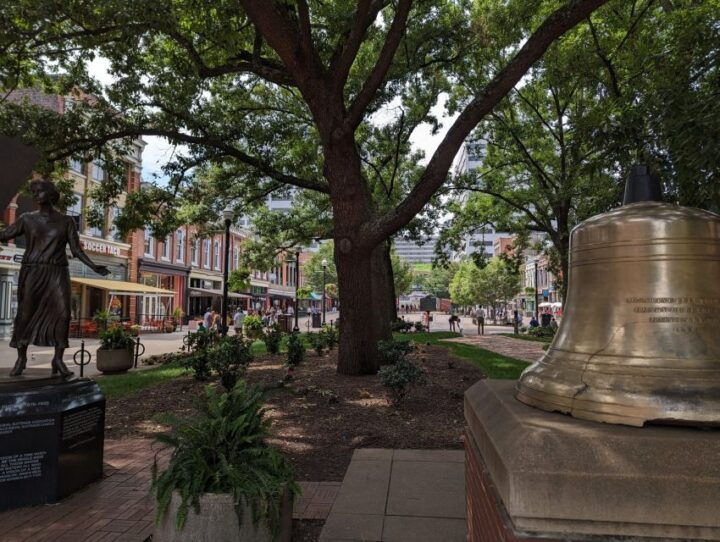 Knoxville: Self-Guided Scavenger Hunt Walking Tour - Key Points