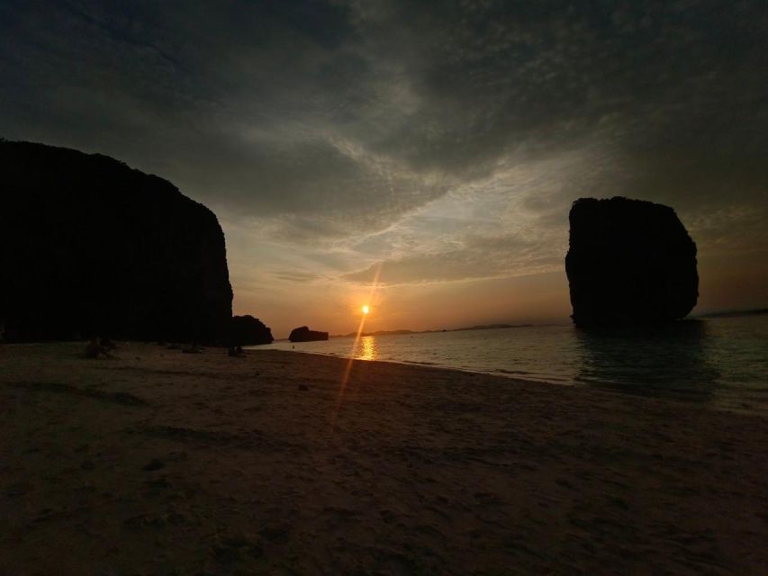 Krabi 7 Island Sunset by Luxury Vintage Boat With BBQ Dinner - Key Points