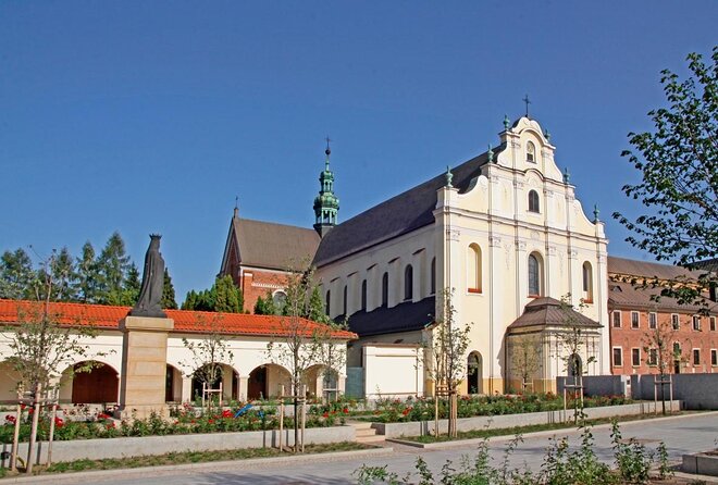 Krakow: A Short Guided Tour in a Communism-era Car of Nowa Huta - Key Points