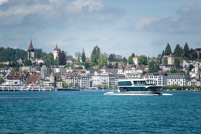 Lake Lucerne 1-Hour Catamaran Cruise - Key Points