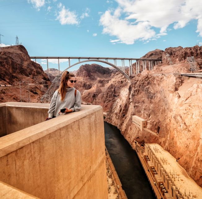 Las Vegas: Hoover Dam and Seven Magic Mountains Tour - Key Points