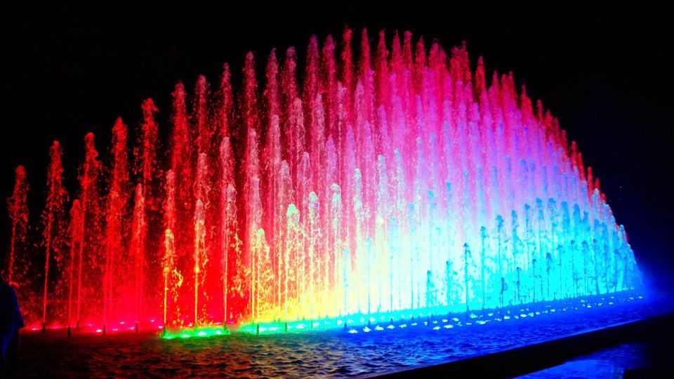 Lima: Magic Fountain Park and Bohemian Barranco Tour - Key Points