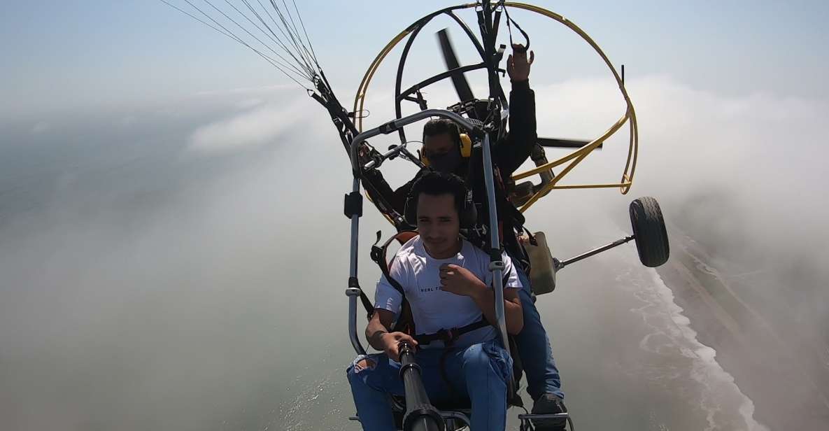 Lima: Paragliding Flight Over Costa Verde Districts - Key Points