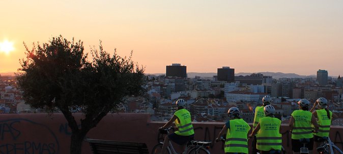 Lisbon By Night Bike Tour - Key Points