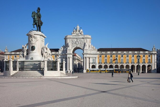 Lisbon (Chiado-Baixa) Scavenger Hunt and Sights Self-Guided Tour - Key Points