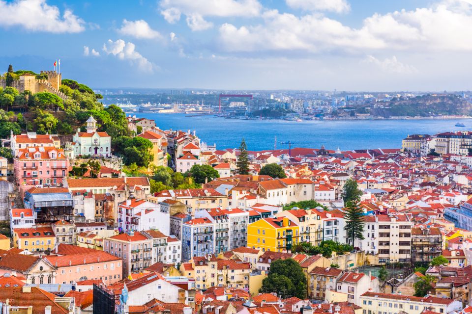 Lisbon City Exploration Game and Tour - Key Points