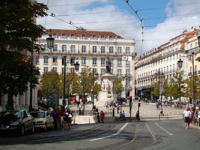 Lisbon: City Walking Tour With Local Guide - Key Points