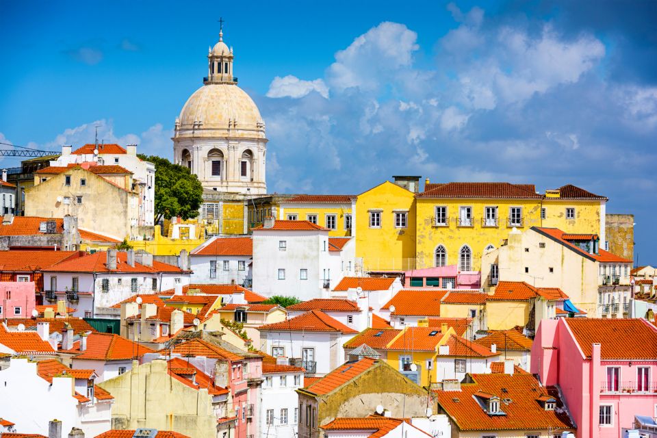 Lisbon: First Discovery Walk and Reading Walking Tour - Key Points