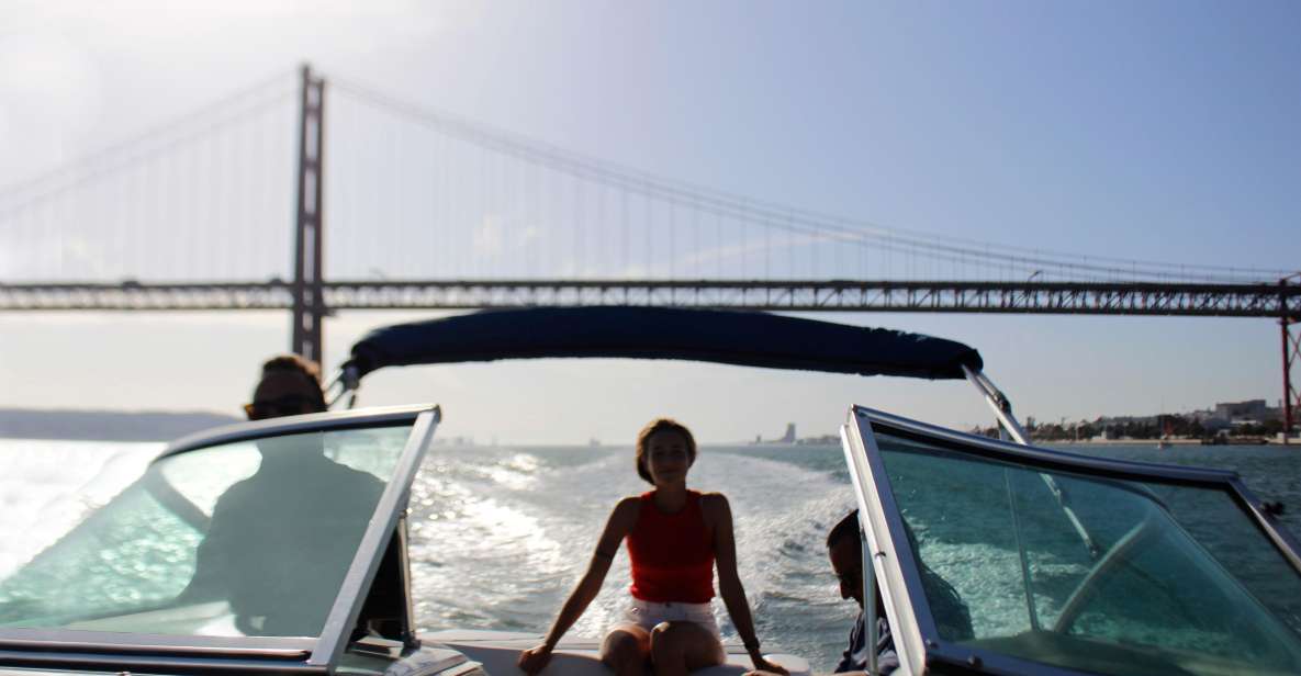 Lisbon: Private Boat Tour Welcome Drink & Snack - Key Points