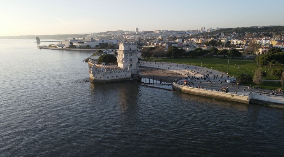 Lisbon: Sunset Tour Aboard a 1949 Traditional Boat - Key Points