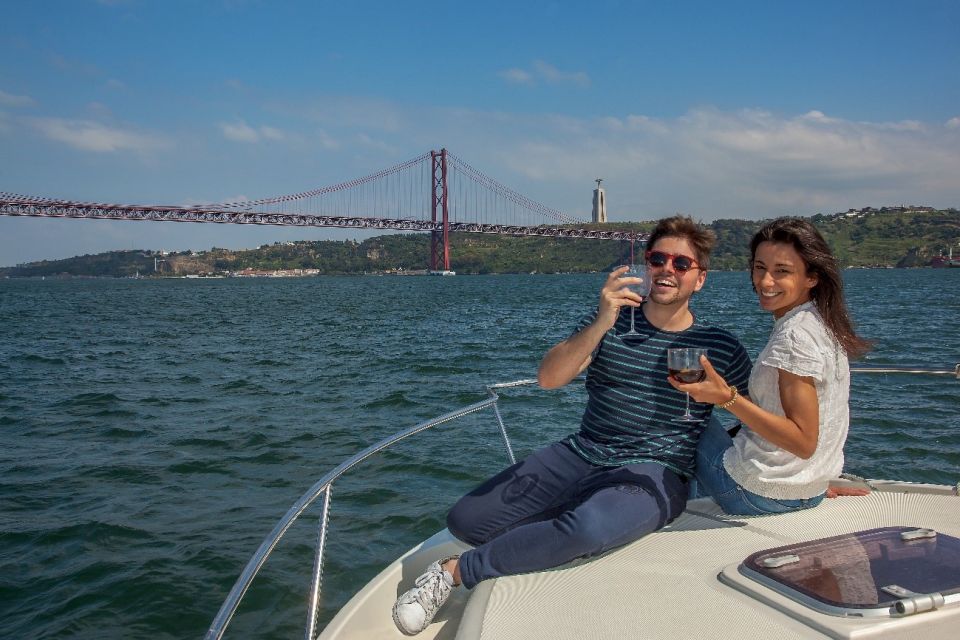 Lisbon: Tejo River Tour Bom Sucesso to Praça Do Comércio - Key Points