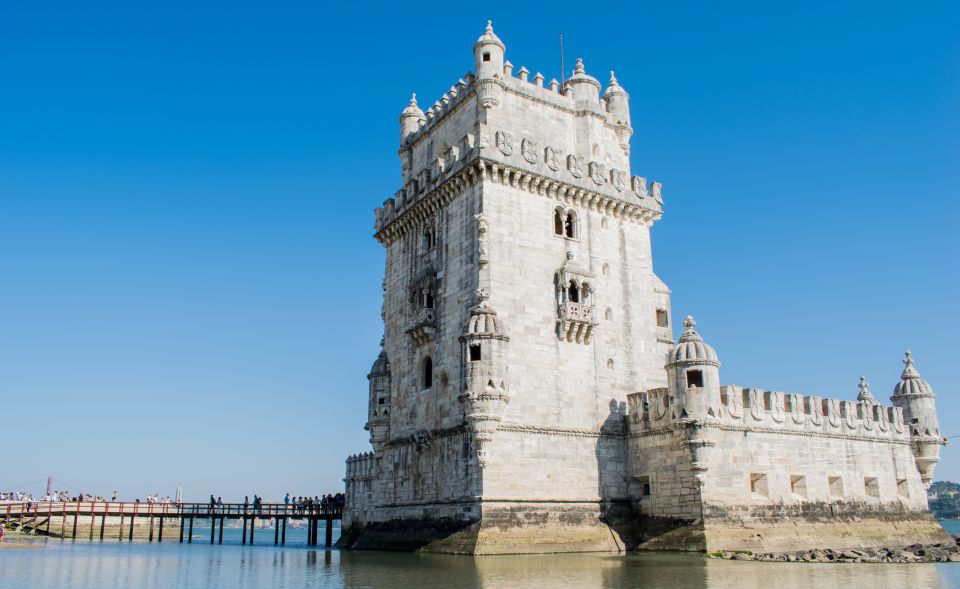 Lisbon: Tour of Alfama and Boat Trip to Belém - Key Points