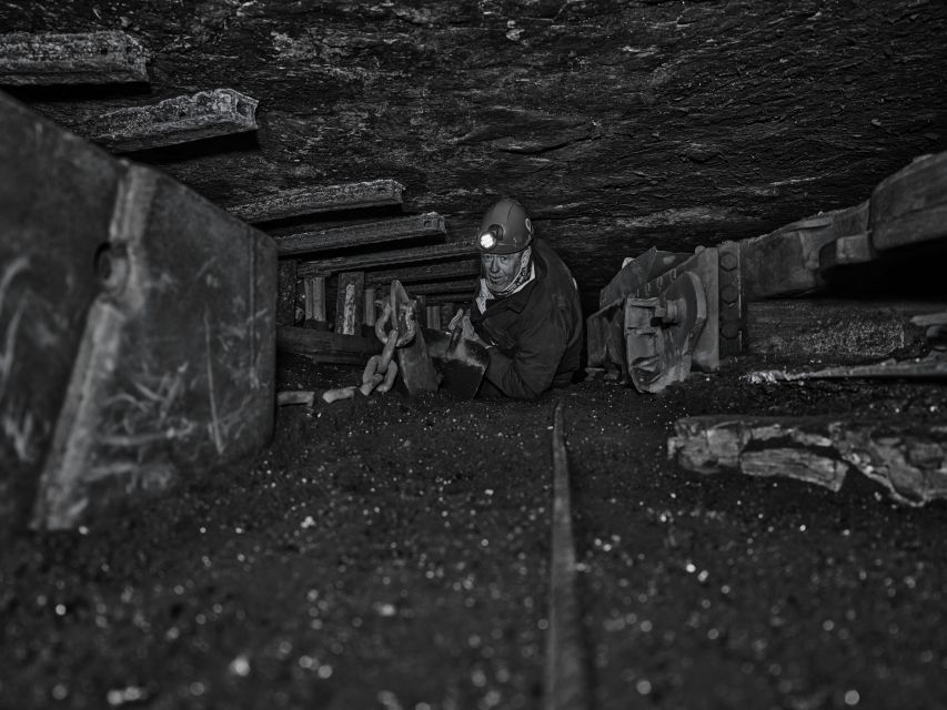 Longyearbyen: Historic Coal Mine Tour at Gruve 3 - Key Points