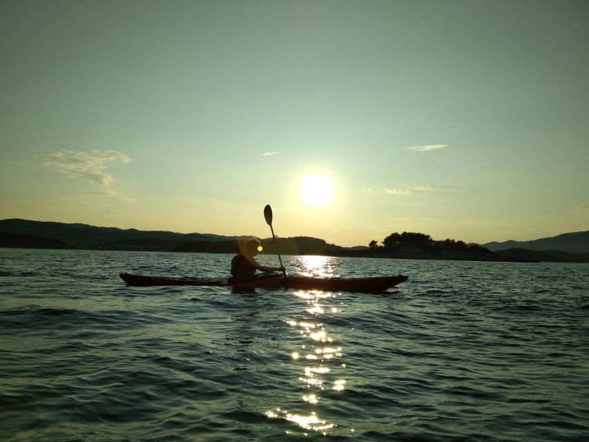 Lumbarda: Sunset Kayak Tour - Key Points
