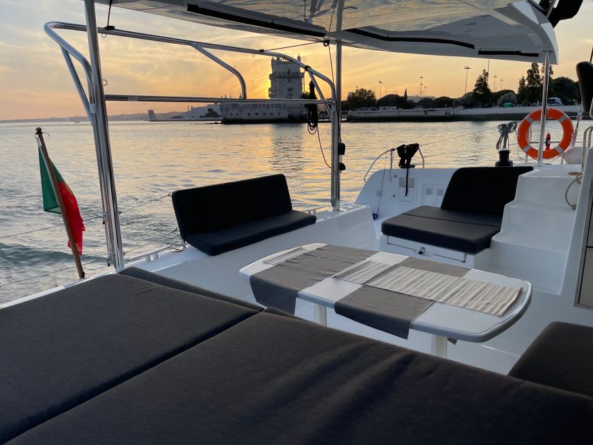 Luxury Catamaran - Sunset and Wine - Key Points
