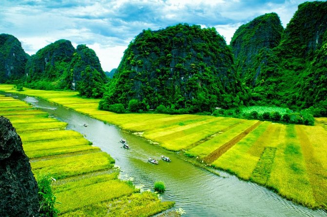 Luxury Hoa Lu – Tam Coc 1 Day Tour From Hanoi – By Limousine & Small Group