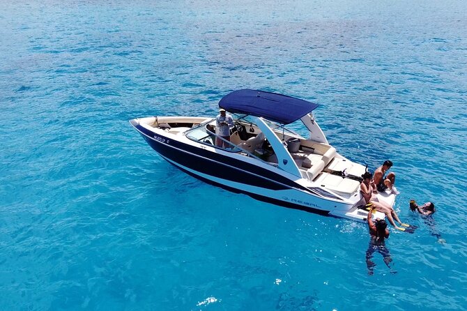 Luxury Private Boat Charter in Big Island Hawaii