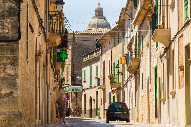 Mallorca: Windmills, Legends and Charming Villages - Windmills: Symbol of Mallorcas History